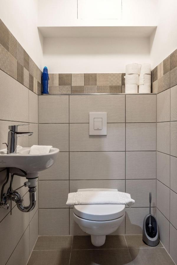 Walnut Tree Apartment Budapeste Exterior foto